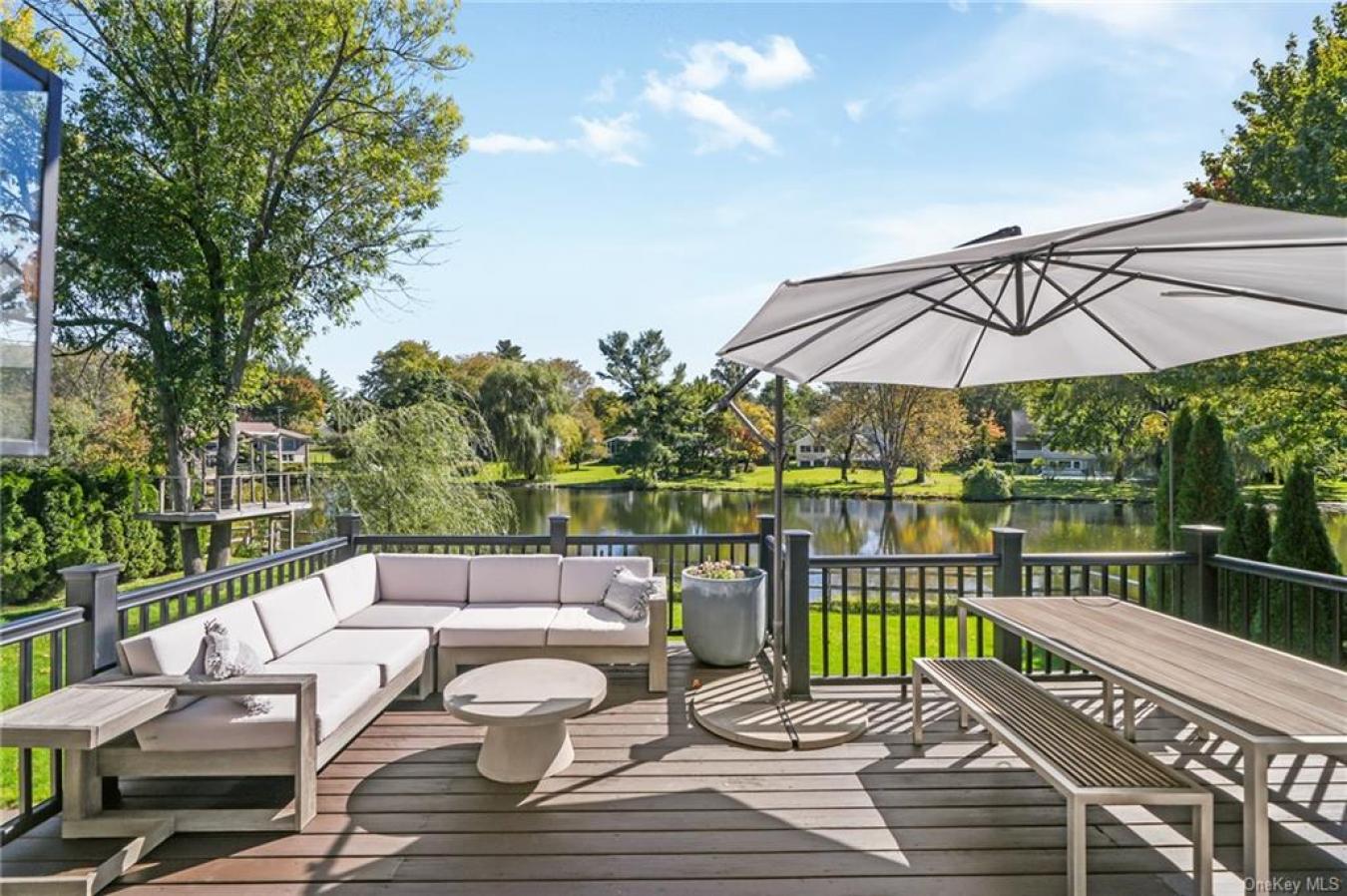 25 Homeside Lane, White Plains, New York, 10605, United States, 4 Bedrooms Bedrooms, ,3 BathroomsBathrooms,Residential,For Sale,25 Homeside Lane,1395554