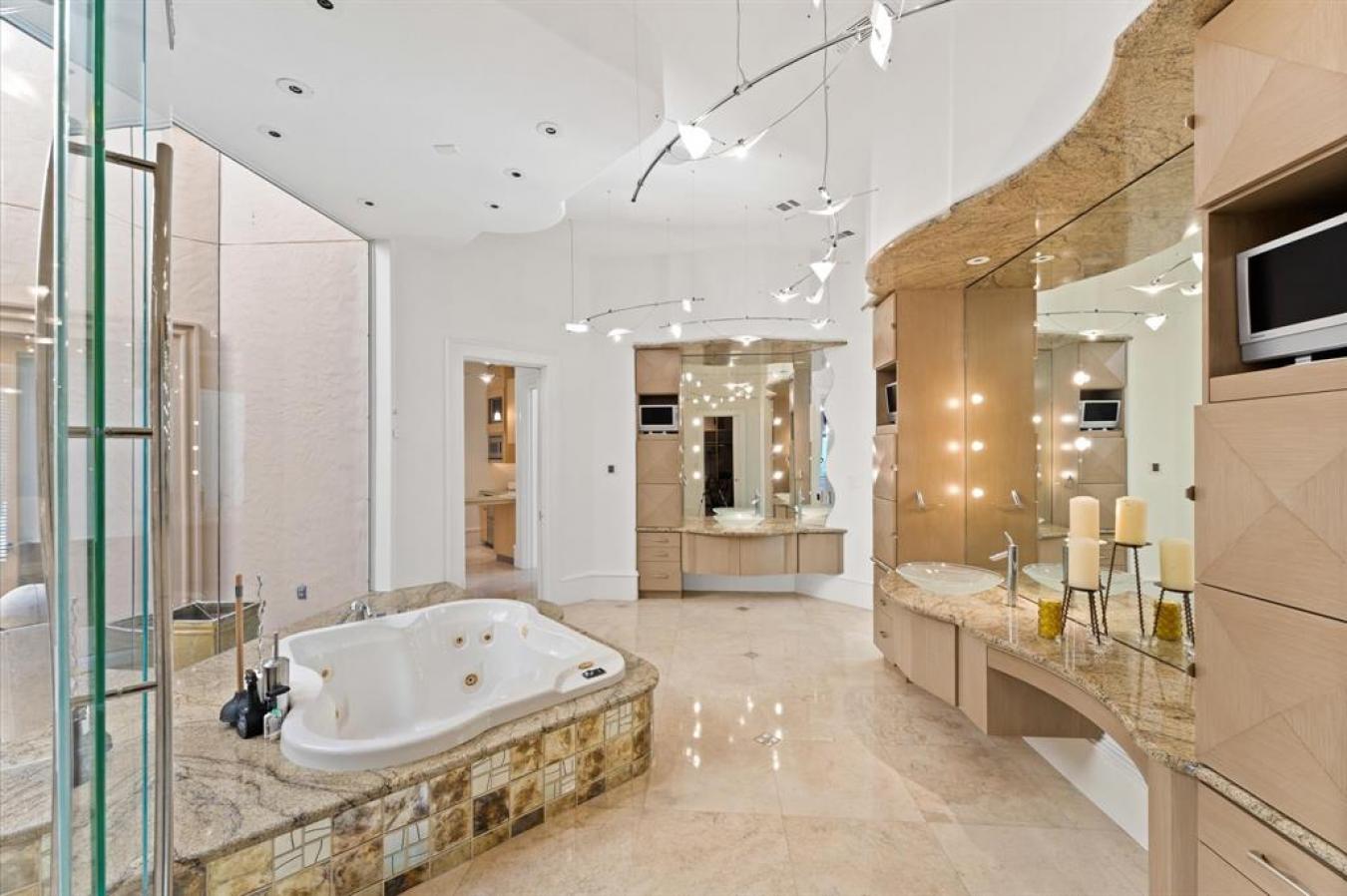 21 Grand Manor, Sugar Land, TX, 77479, United States, 7 Bedrooms Bedrooms, ,8 BathroomsBathrooms,Residential,For Sale,21 Grand Manor,1396914