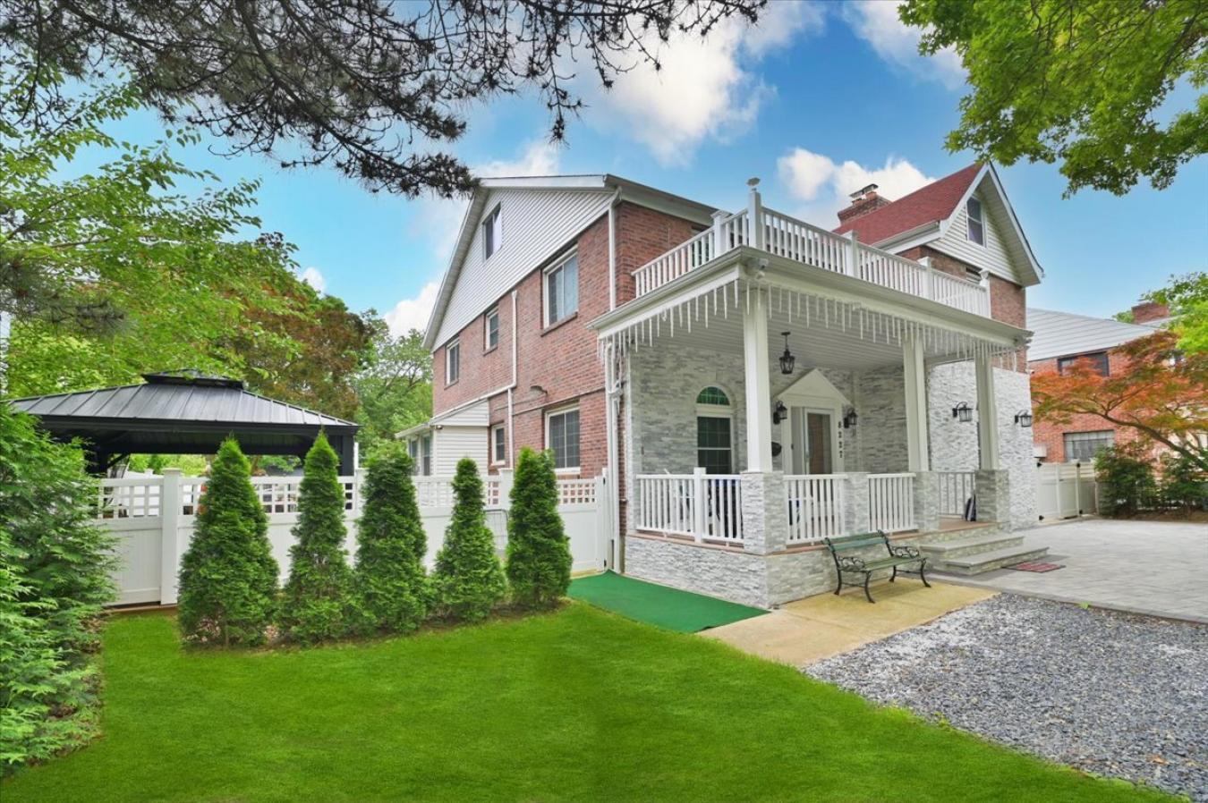 82-27 Utopia Parkway, Jamaica Estates, NY, 11432, United States, 5 Bedrooms Bedrooms, ,4 BathroomsBathrooms,Residential,For Sale,82-27 Utopia Parkway,1399653