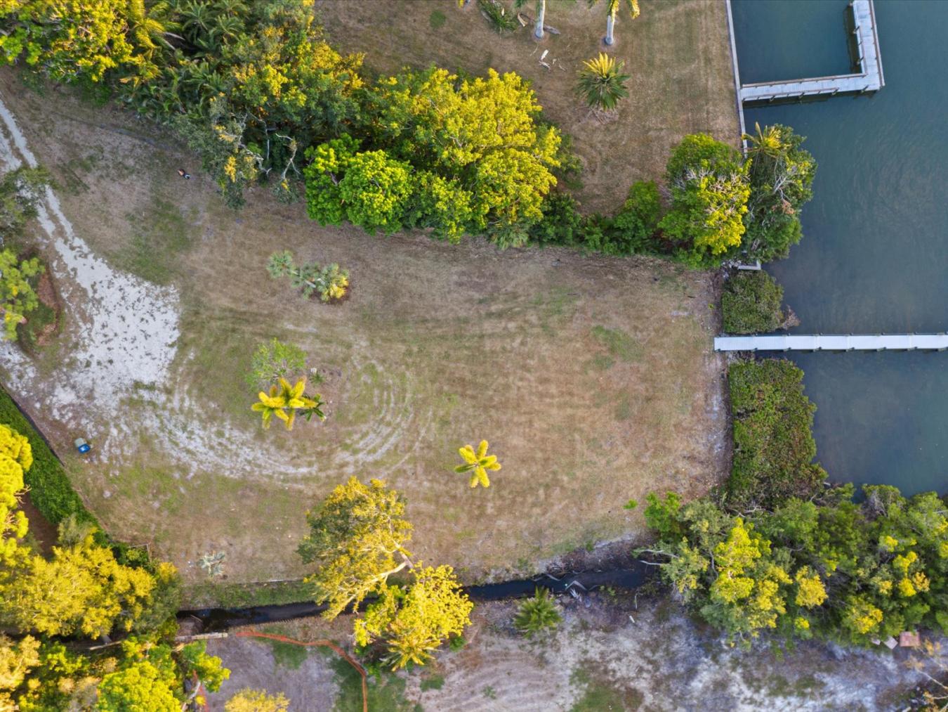 1329 North Lake Shore Drive, Sarasota, Florida, 34231, United States, ,Residential,For Sale,1329 North Lake Shore Drive,1402550