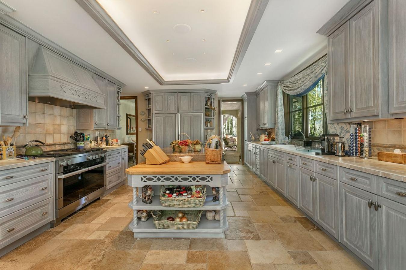 876 Pilgrim Drive, Edwards, Colorado, 81632, United States, 7 Bedrooms Bedrooms, ,9 BathroomsBathrooms,Residential,For Sale,876 Pilgrim Drive,1459662