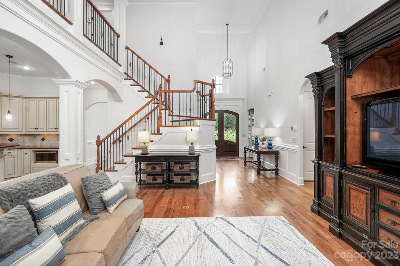 255 Blue River, Lake Wylie, South Carolina, 29710, United States, 7 Bedrooms Bedrooms, ,5 BathroomsBathrooms,Residential,For Sale,255 Blue River,1411433