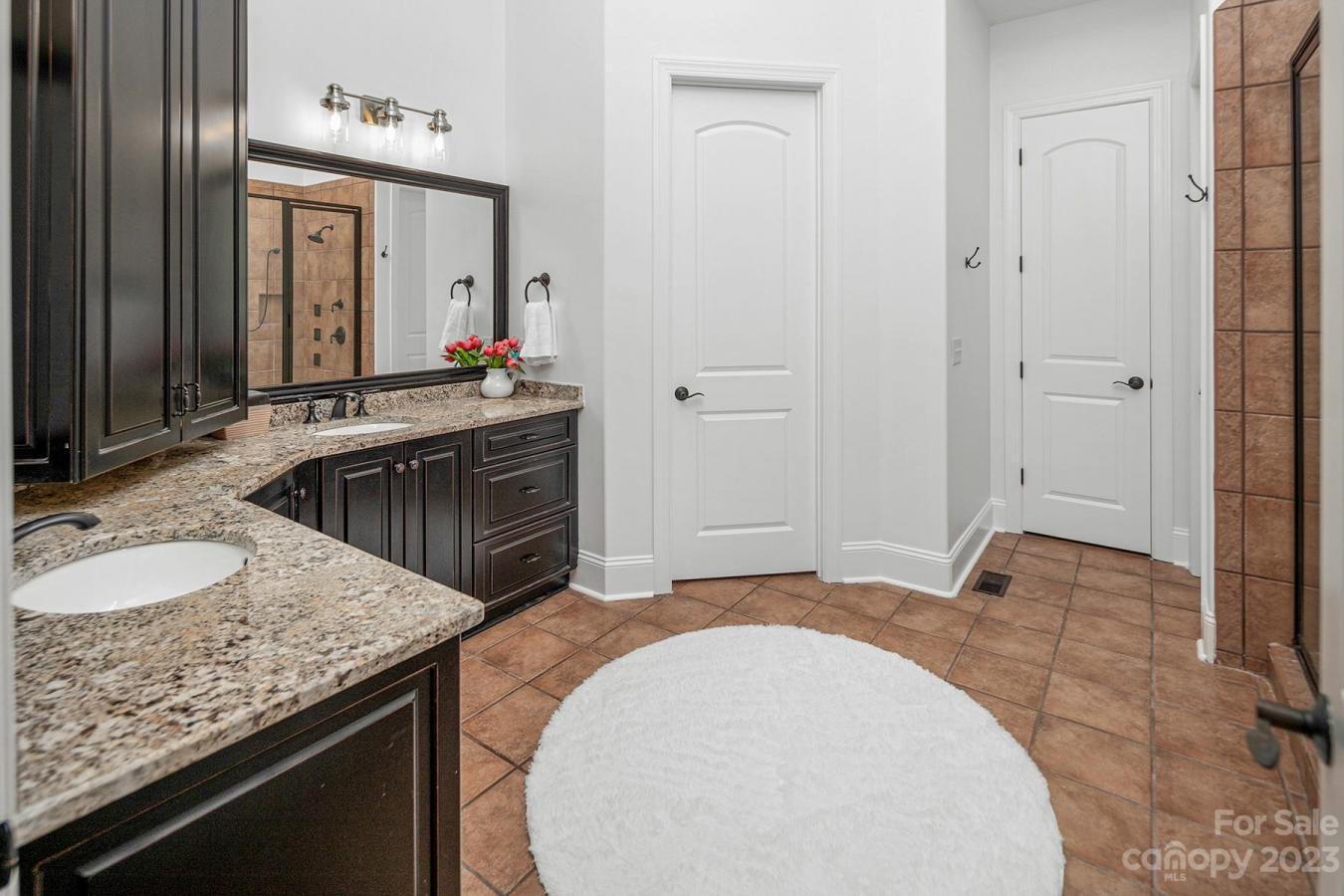 255 Blue River, Lake Wylie, South Carolina, 29710, United States, 7 Bedrooms Bedrooms, ,5 BathroomsBathrooms,Residential,For Sale,255 Blue River,1411433