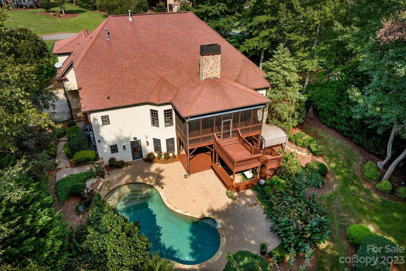 255 Blue River, Lake Wylie, South Carolina, 29710, United States, 7 Bedrooms Bedrooms, ,5 BathroomsBathrooms,Residential,For Sale,255 Blue River,1411433