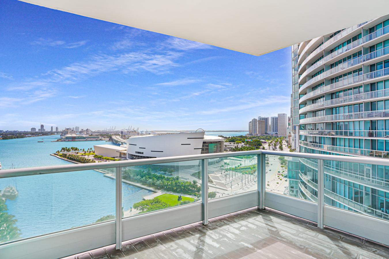 900 Biscayne Boulevard, Miami, Florida, 33132, United States, 2 Bedrooms Bedrooms, ,3 BathroomsBathrooms,Residential,For Sale,900 Biscayne Boulevard,1413204