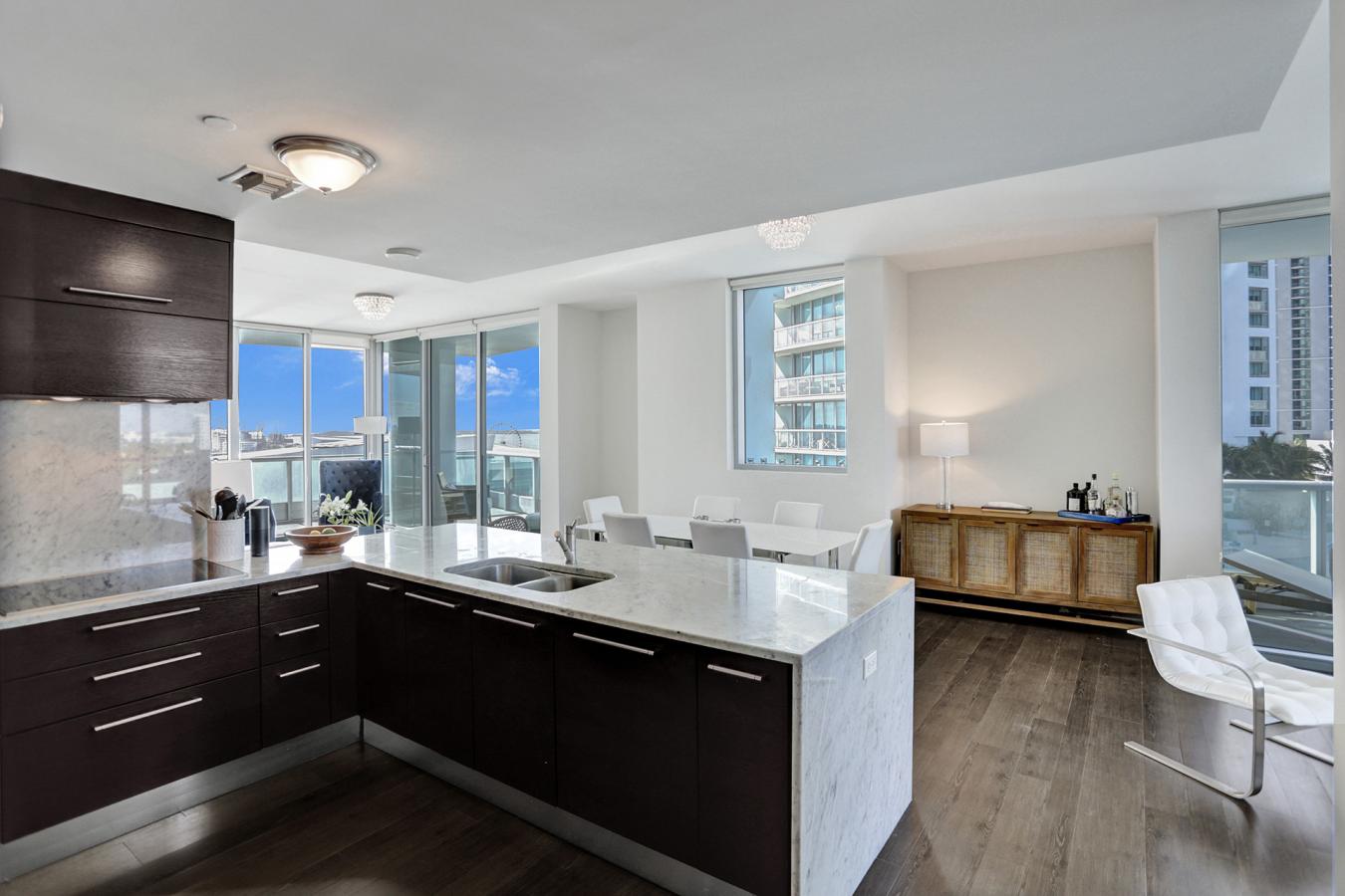 900 Biscayne Boulevard, Miami, Florida, 33132, United States, 2 Bedrooms Bedrooms, ,3 BathroomsBathrooms,Residential,For Sale,900 Biscayne Boulevard,1413204