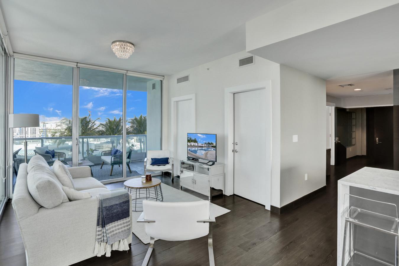 900 Biscayne Boulevard, Miami, Florida, 33132, United States, 2 Bedrooms Bedrooms, ,3 BathroomsBathrooms,Residential,For Sale,900 Biscayne Boulevard,1413204