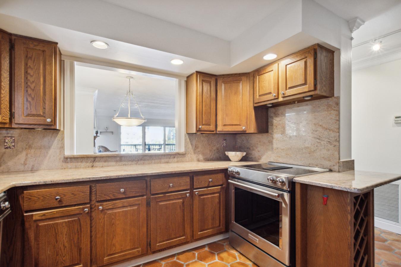 123 Harbor Drive, Stamford, Connecticut, 06902, United States, 2 Bedrooms Bedrooms, ,2 BathroomsBathrooms,Residential,For Sale,123 Harbor Drive,1415699