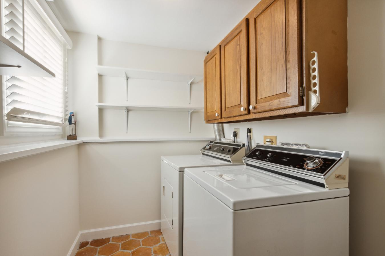 123 Harbor Drive, Stamford, Connecticut, 06902, United States, 2 Bedrooms Bedrooms, ,2 BathroomsBathrooms,Residential,For Sale,123 Harbor Drive,1415699