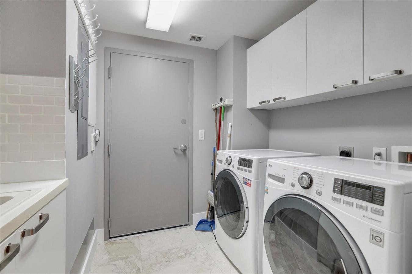 3535 S Ocean Drive, Hollywood, FL, 33019, United States, 3 Bedrooms Bedrooms, ,3 BathroomsBathrooms,Residential,For Sale,3535 S Ocean Drive,1419110