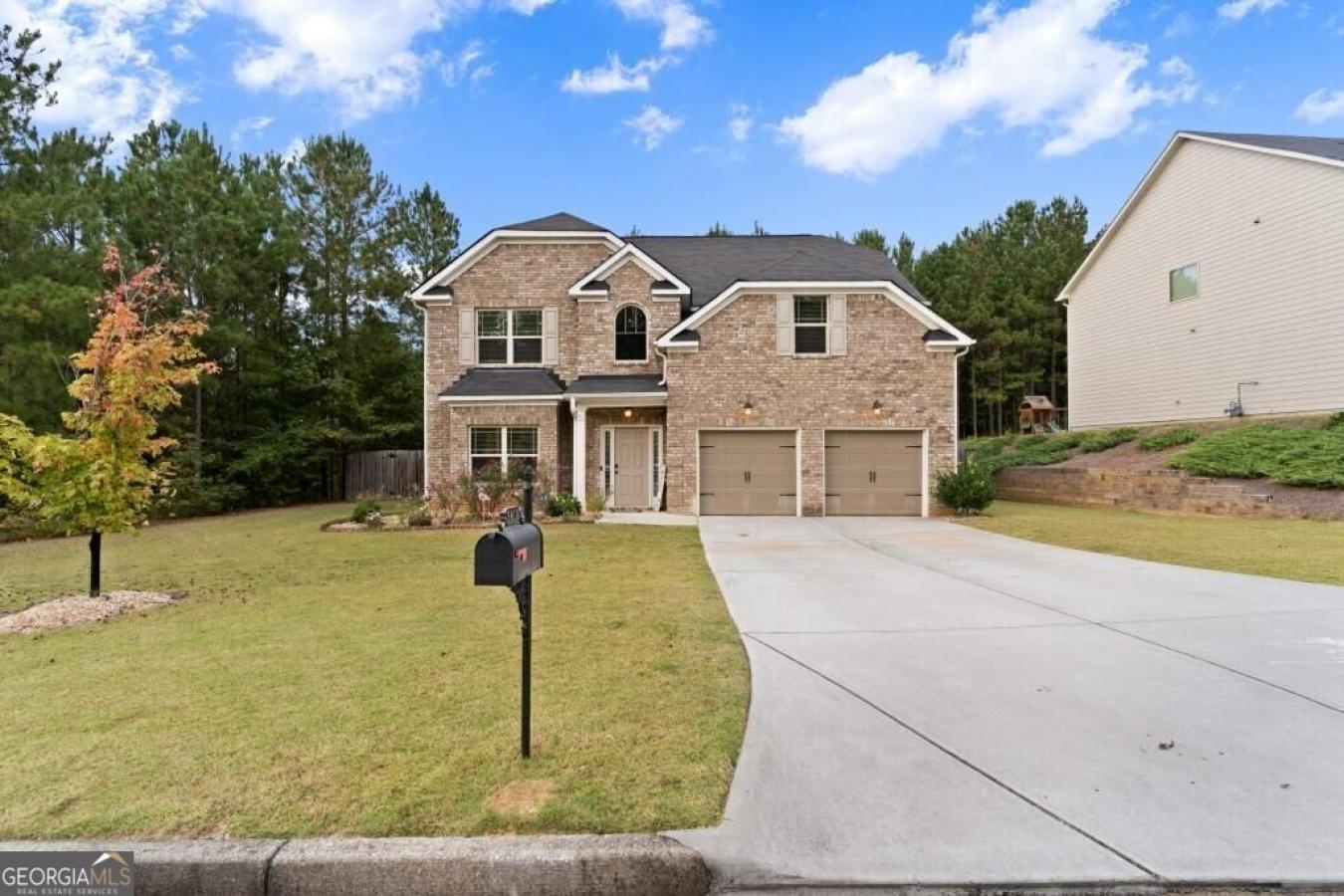 Welcome to your dream, modern home, constructed in 2018, Where luxury – image 1
