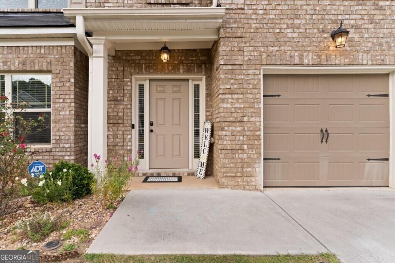 Welcome to your dream, modern home, constructed in 2018, Where luxury – image 6