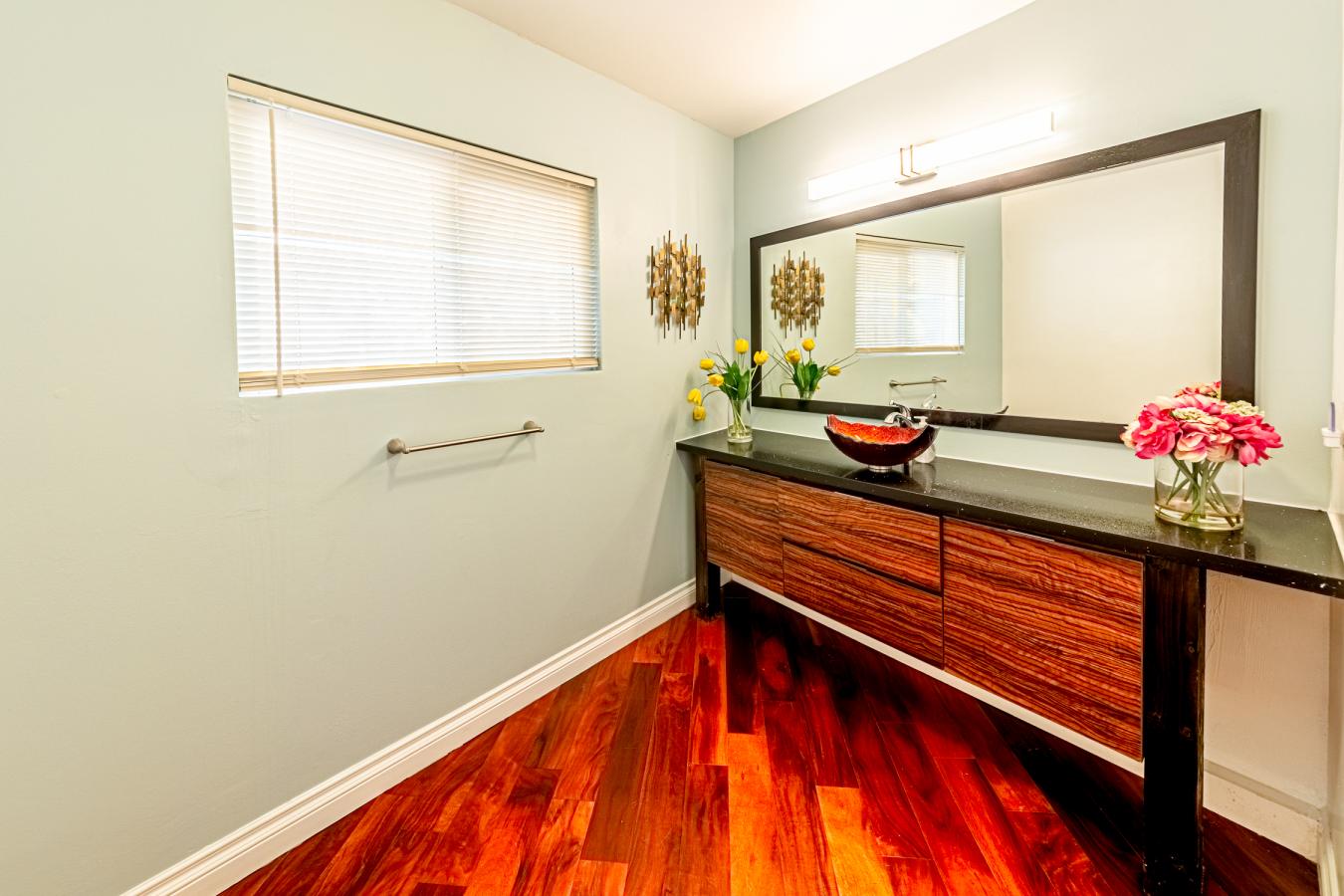 9314 Sierra Mar Drive, Los Angeles, CA, 90069, United States, 4 Bedrooms Bedrooms, ,5 BathroomsBathrooms,Residential,For Sale,9314 Sierra Mar Drive,1423309