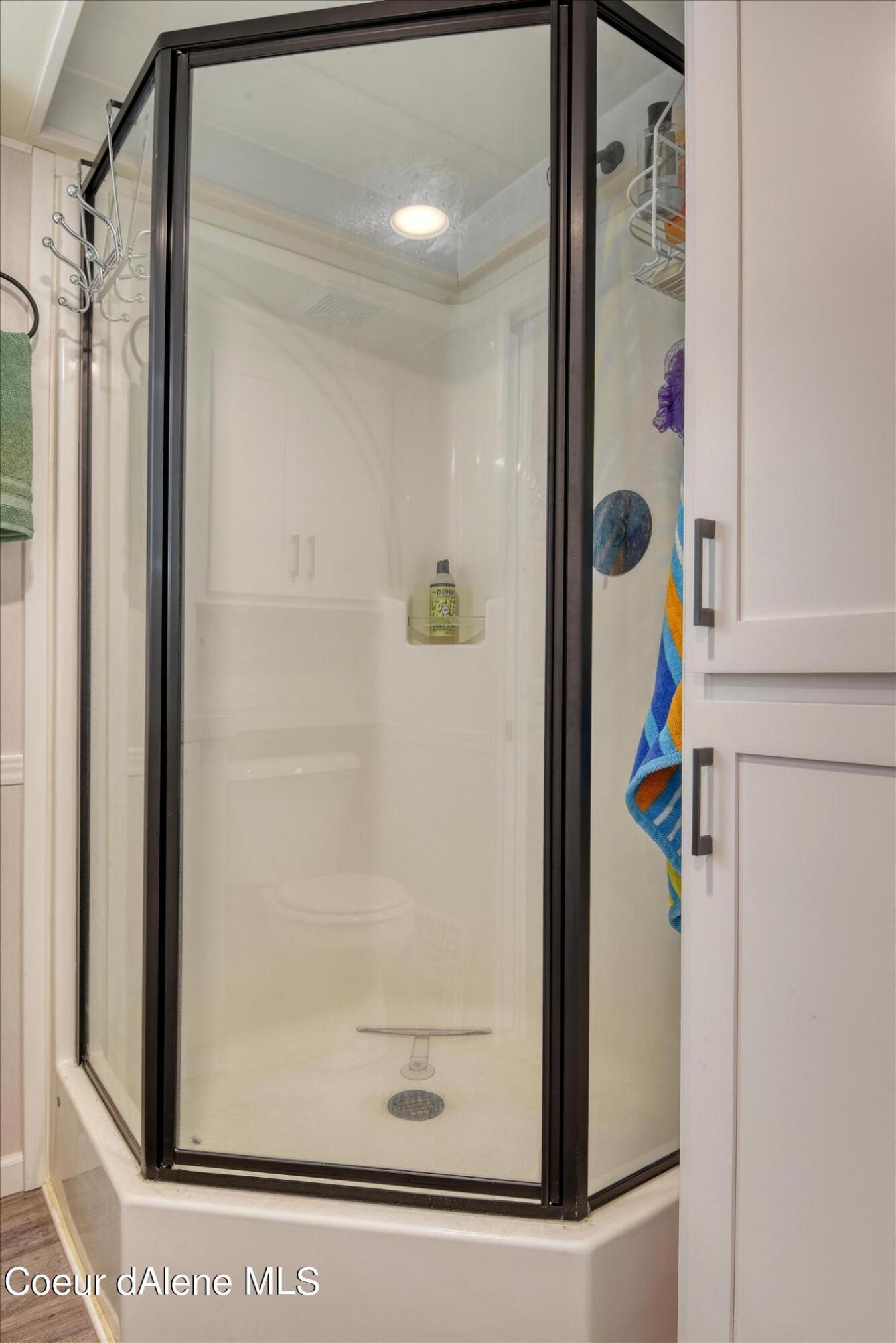 You simply must see this adorable tiny home with a shop tucked away on – image 12