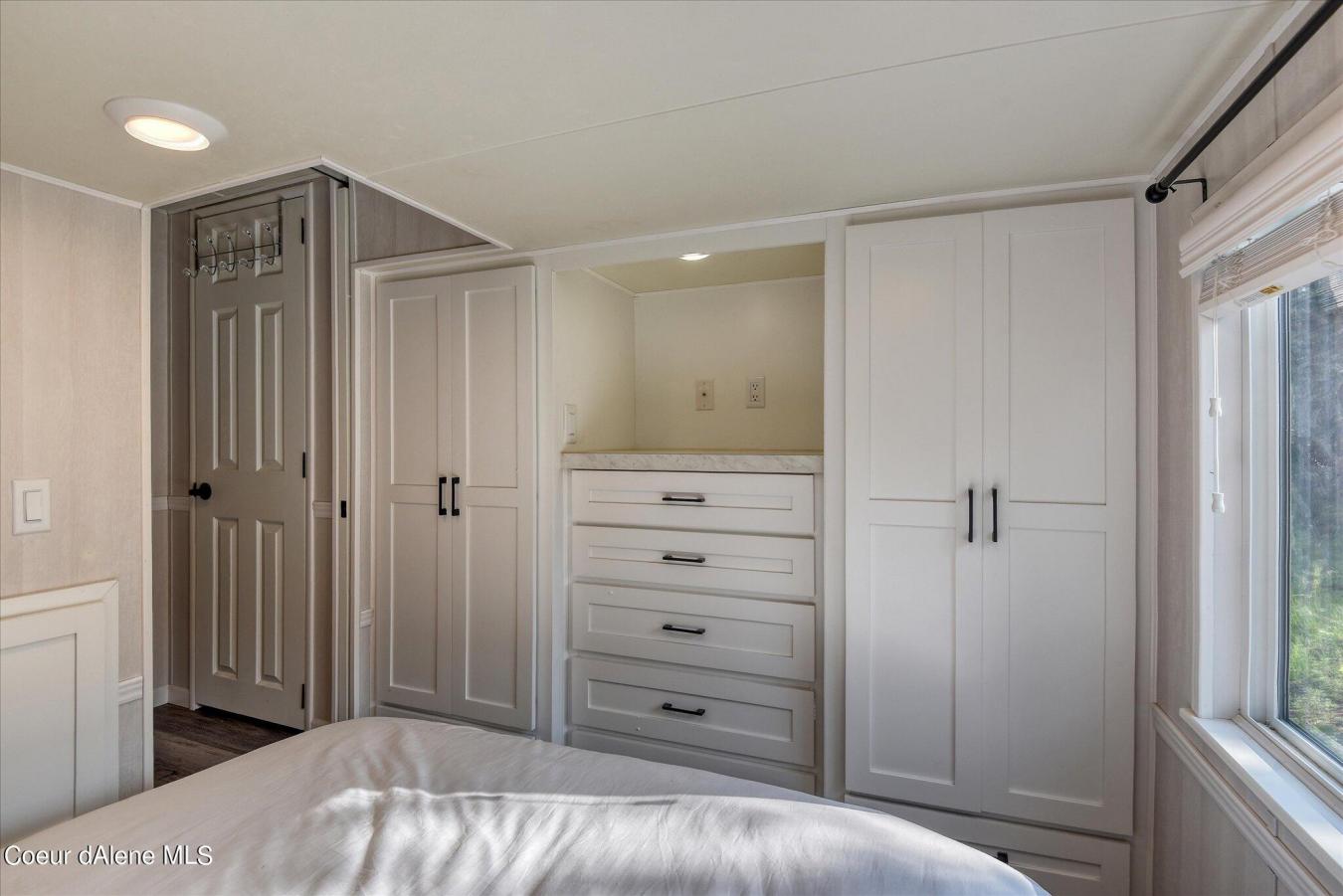 You simply must see this adorable tiny home with a shop tucked away on – image 14