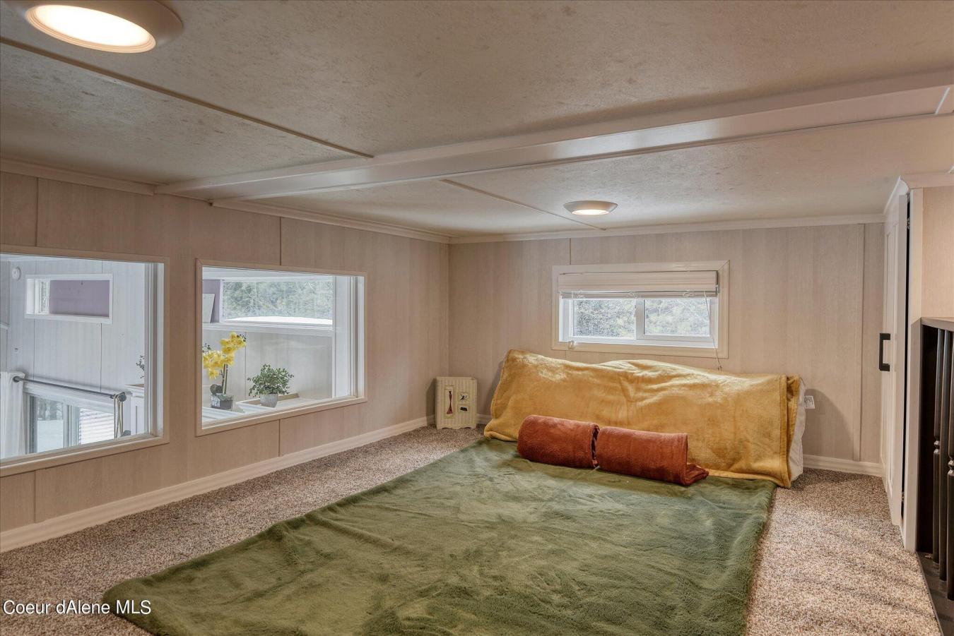 You simply must see this adorable tiny home with a shop tucked away on – image 15