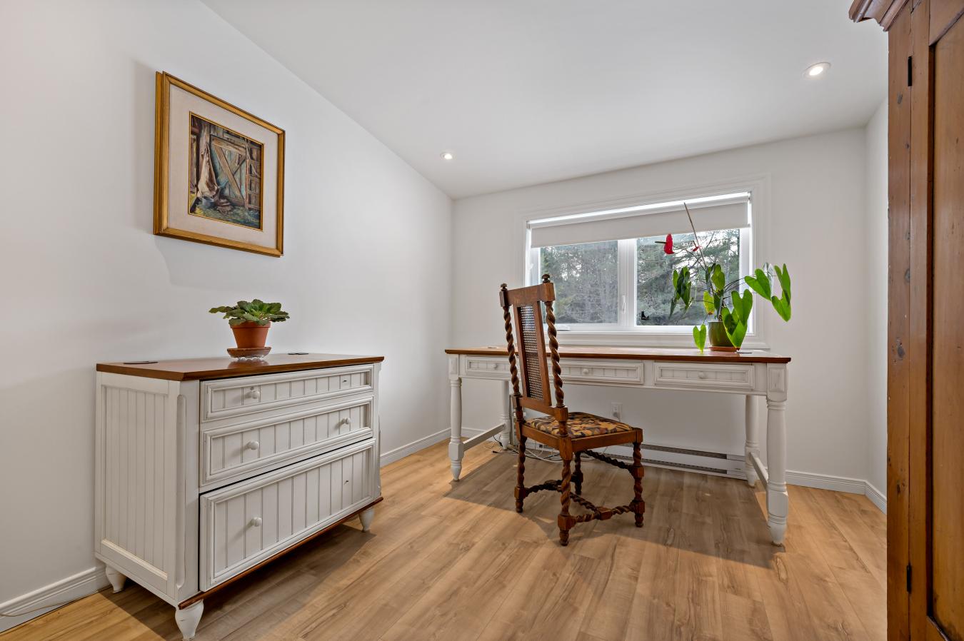 1321-1325 chemin de la Station, La Conception, QC, J0T 1M0, Canada, 5 Bedrooms Bedrooms, ,3 BathroomsBathrooms,Residential,For Sale,1321-1325 chemin de la Station,1424162