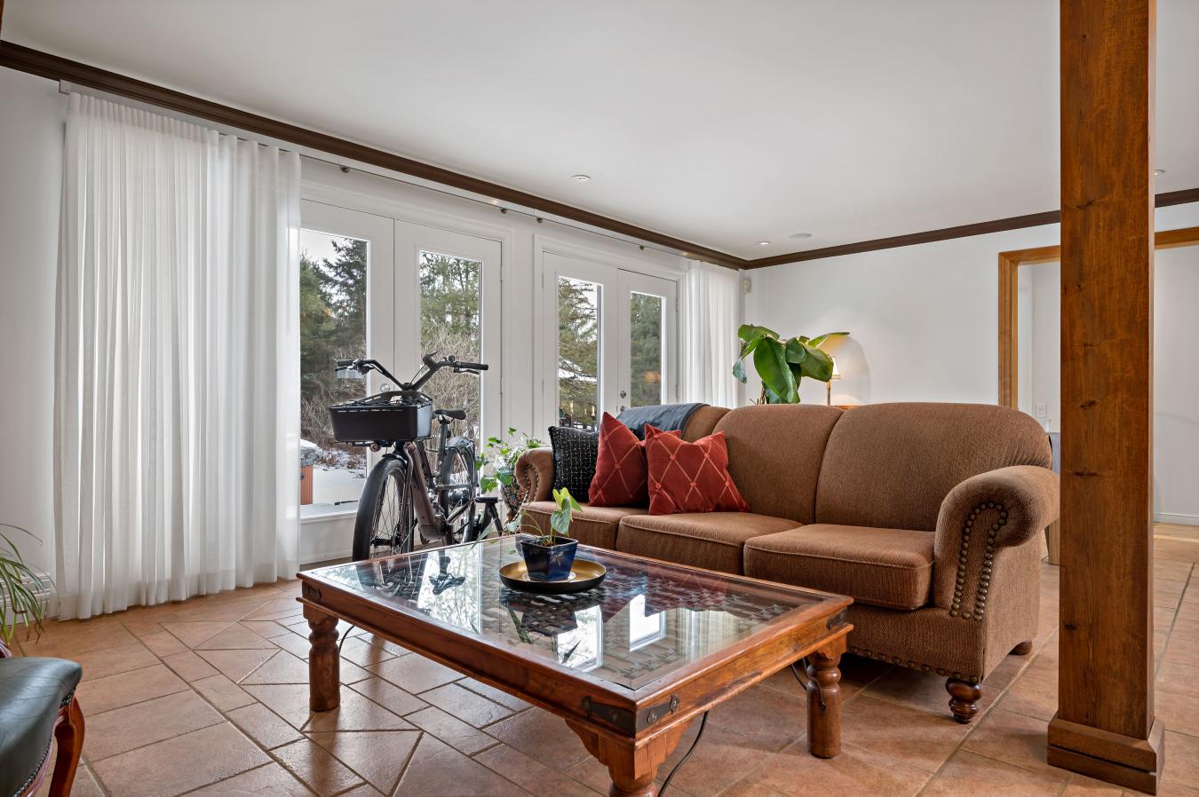 1321-1325 chemin de la Station, La Conception, QC, J0T 1M0, Canada, 5 Bedrooms Bedrooms, ,3 BathroomsBathrooms,Residential,For Sale,1321-1325 chemin de la Station,1424162