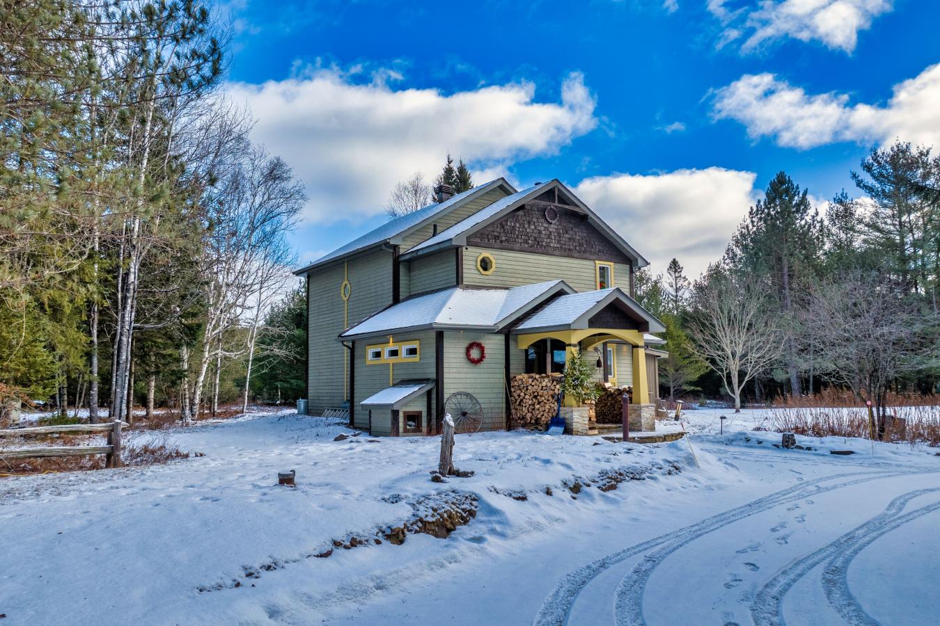 1321-1325 chemin de la Station, La Conception, QC, J0T 1M0, Canada, 5 Bedrooms Bedrooms, ,3 BathroomsBathrooms,Residential,For Sale,1321-1325 chemin de la Station,1424162