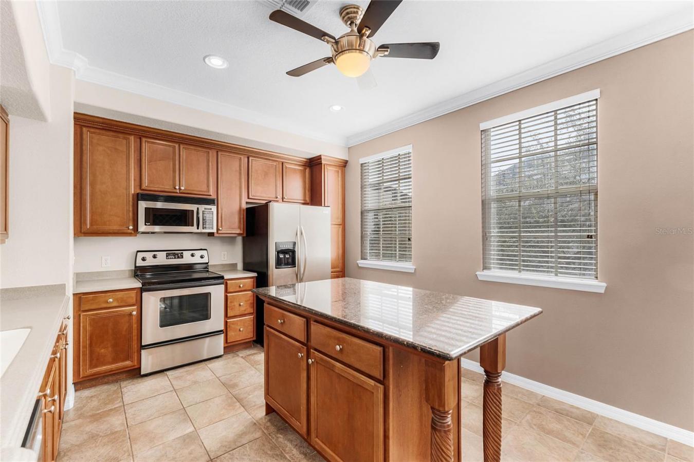 Great Location! Beautiful 4 level townhome in Baldwin Park Village Cen – image 10