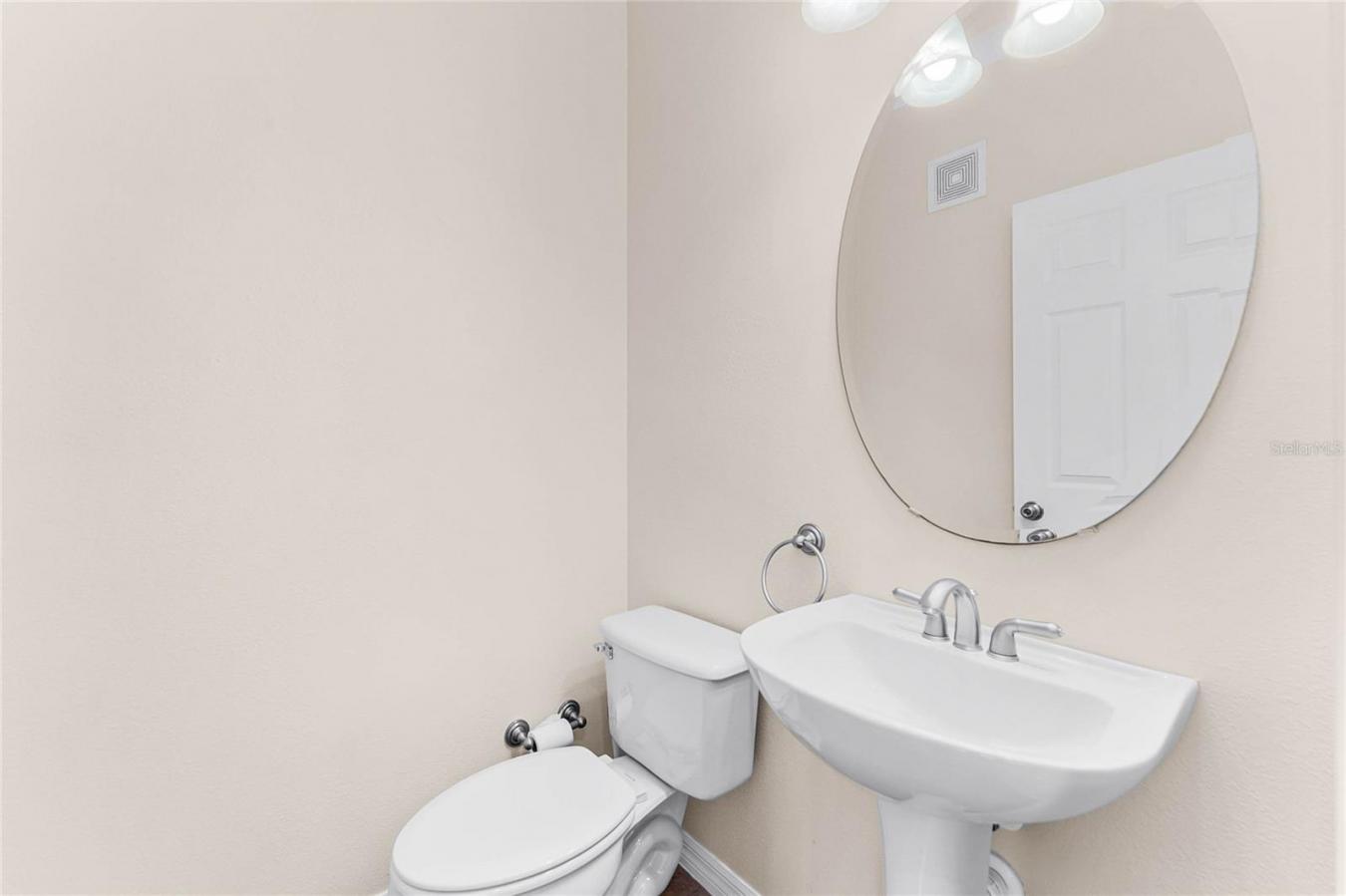 Great Location! Beautiful 4 level townhome in Baldwin Park Village Cen – image 14