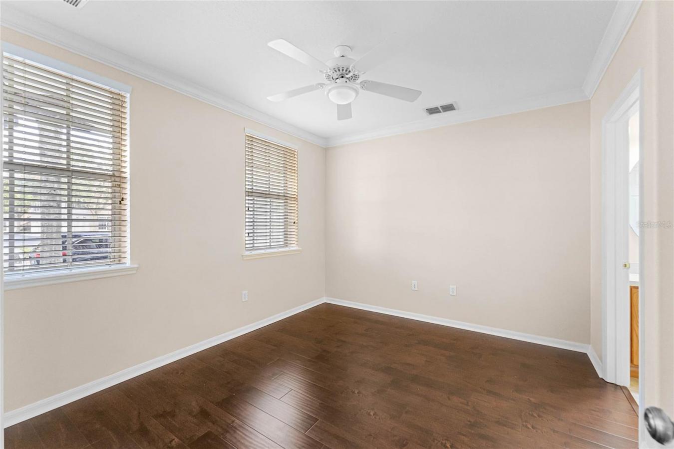 Great Location! Beautiful 4 level townhome in Baldwin Park Village Cen – image 7