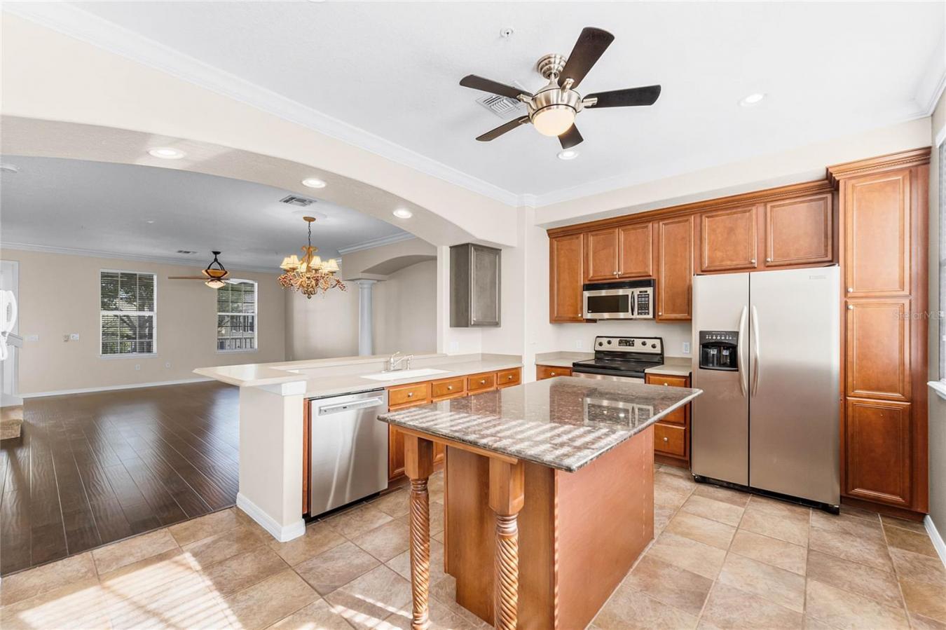 Great Location! Beautiful 4 level townhome in Baldwin Park Village Cen – image 9