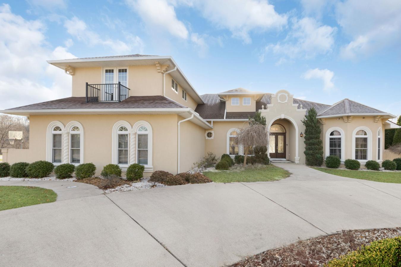 352 East Chloe Ridge, Pikeville, Kentucky, 41501, United States, 5 Bedrooms Bedrooms, ,4 BathroomsBathrooms,Residential,For Sale,352 East Chloe Ridge,1447764