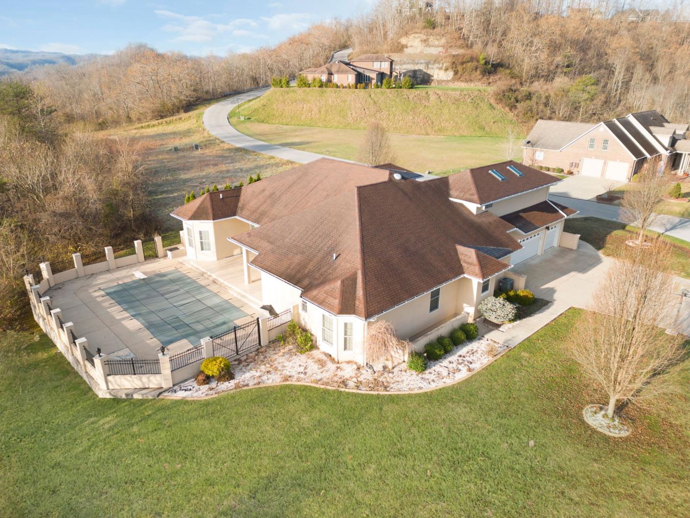 352 East Chloe Ridge, Pikeville, Kentucky, 41501, United States, 5 Bedrooms Bedrooms, ,4 BathroomsBathrooms,Residential,For Sale,352 East Chloe Ridge,1447764