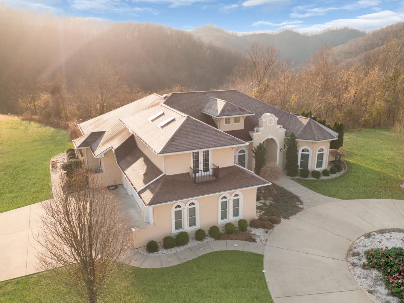 352 East Chloe Ridge, Pikeville, Kentucky, 41501, United States, 5 Bedrooms Bedrooms, ,4 BathroomsBathrooms,Residential,For Sale,352 East Chloe Ridge,1447764