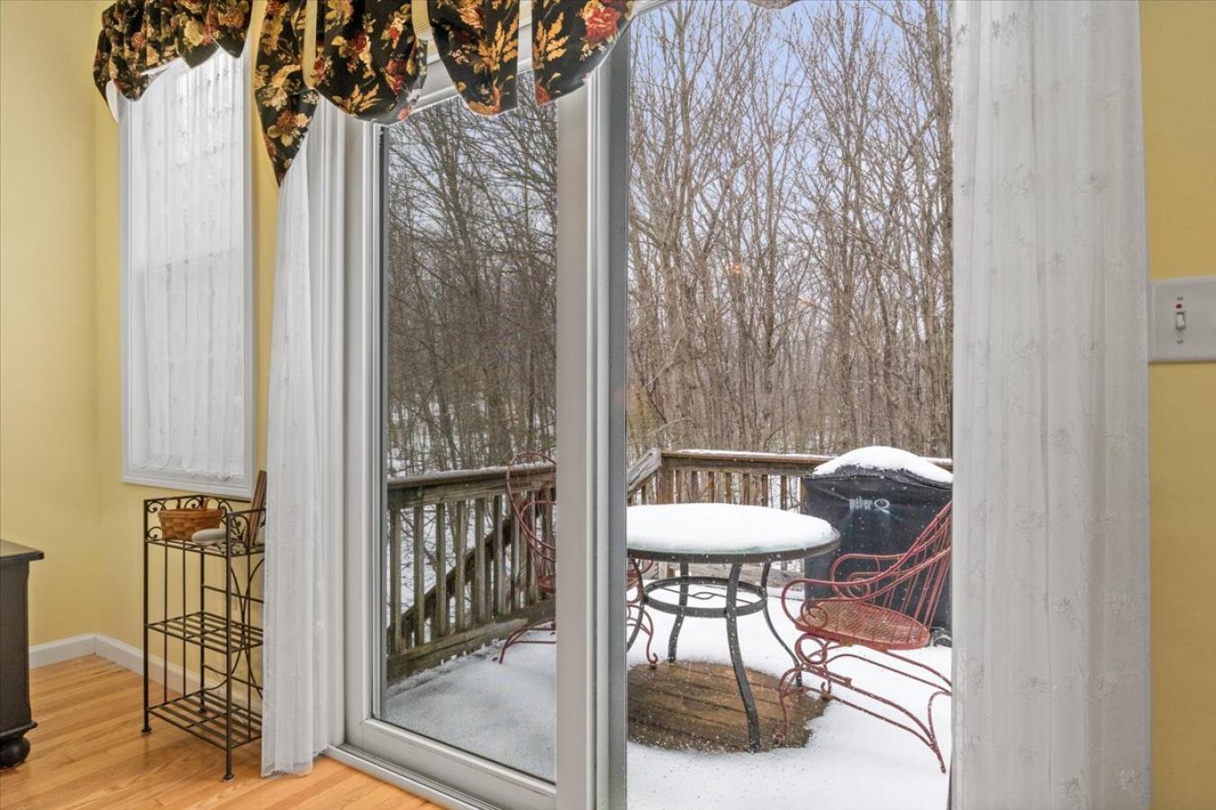 85 Buttercup Lane, Grafton, Massachusetts, 01560, United States, 2 Bedrooms Bedrooms, ,2 BathroomsBathrooms,Residential,For Sale,85 Buttercup Lane,1447750