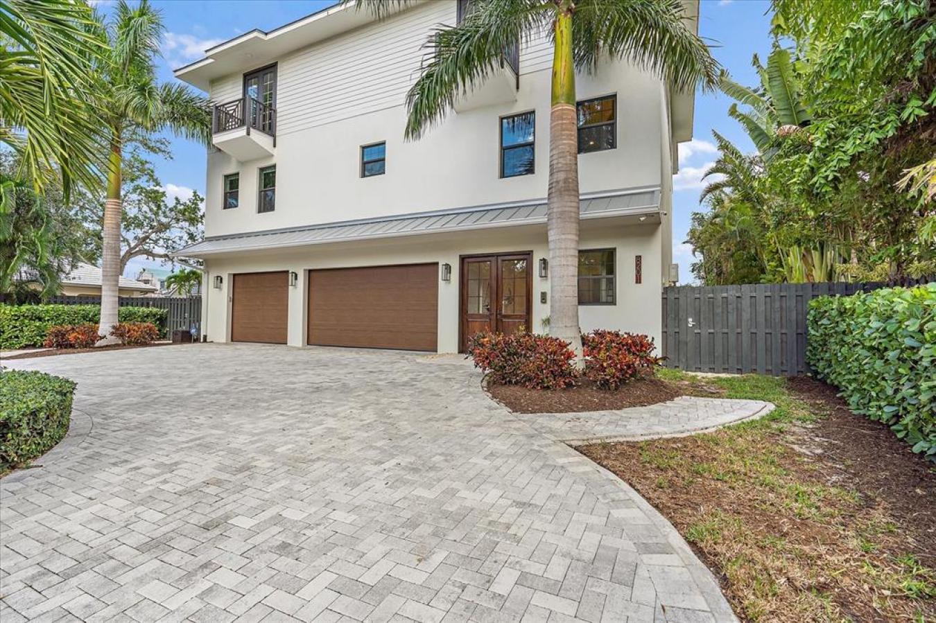 8201 MIDNIGHT PASS ROAD, SARASOTA, Florida, 34242, United States, 4 Bedrooms Bedrooms, ,3 BathroomsBathrooms,Residential,For Sale,8201 MIDNIGHT PASS ROAD,1448198