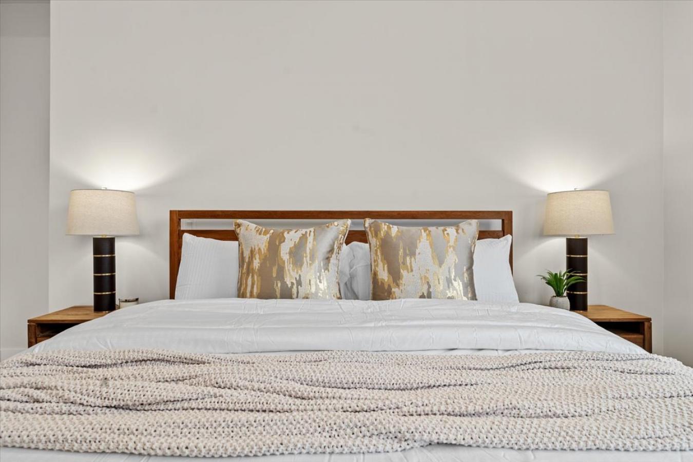 3800 E Lincoln Drive, Phoenix, AZ, 85018, United States, 4 Bedrooms Bedrooms, ,4 BathroomsBathrooms,Residential,For Sale,3800 E Lincoln Drive,1457828