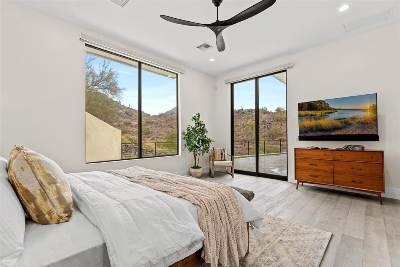 3800 E Lincoln Drive, Phoenix, AZ, 85018, United States, 4 Bedrooms Bedrooms, ,4 BathroomsBathrooms,Residential,For Sale,3800 E Lincoln Drive,1457828