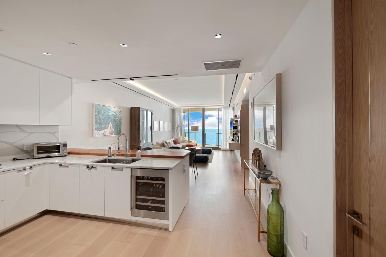 15701 Collins Ave, Sunny Isles, Florida, 33160, United States, 2 Bedrooms Bedrooms, ,2 BathroomsBathrooms,Residential,For Sale,15701 Collins Ave,1457446