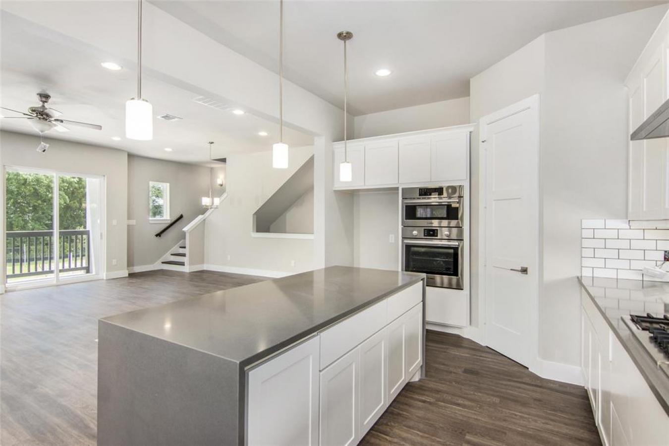 Introducing contemporary luxury living in a prestigious gated communit – image 11
