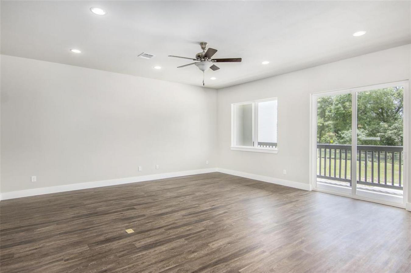 Introducing contemporary luxury living in a prestigious gated communit – image 14