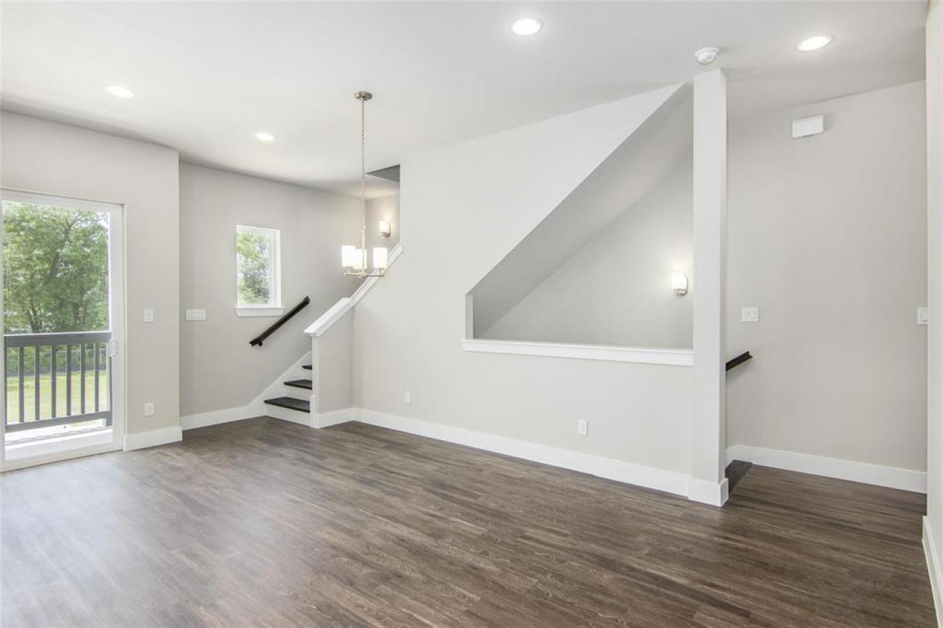 Introducing contemporary luxury living in a prestigious gated communit – image 15