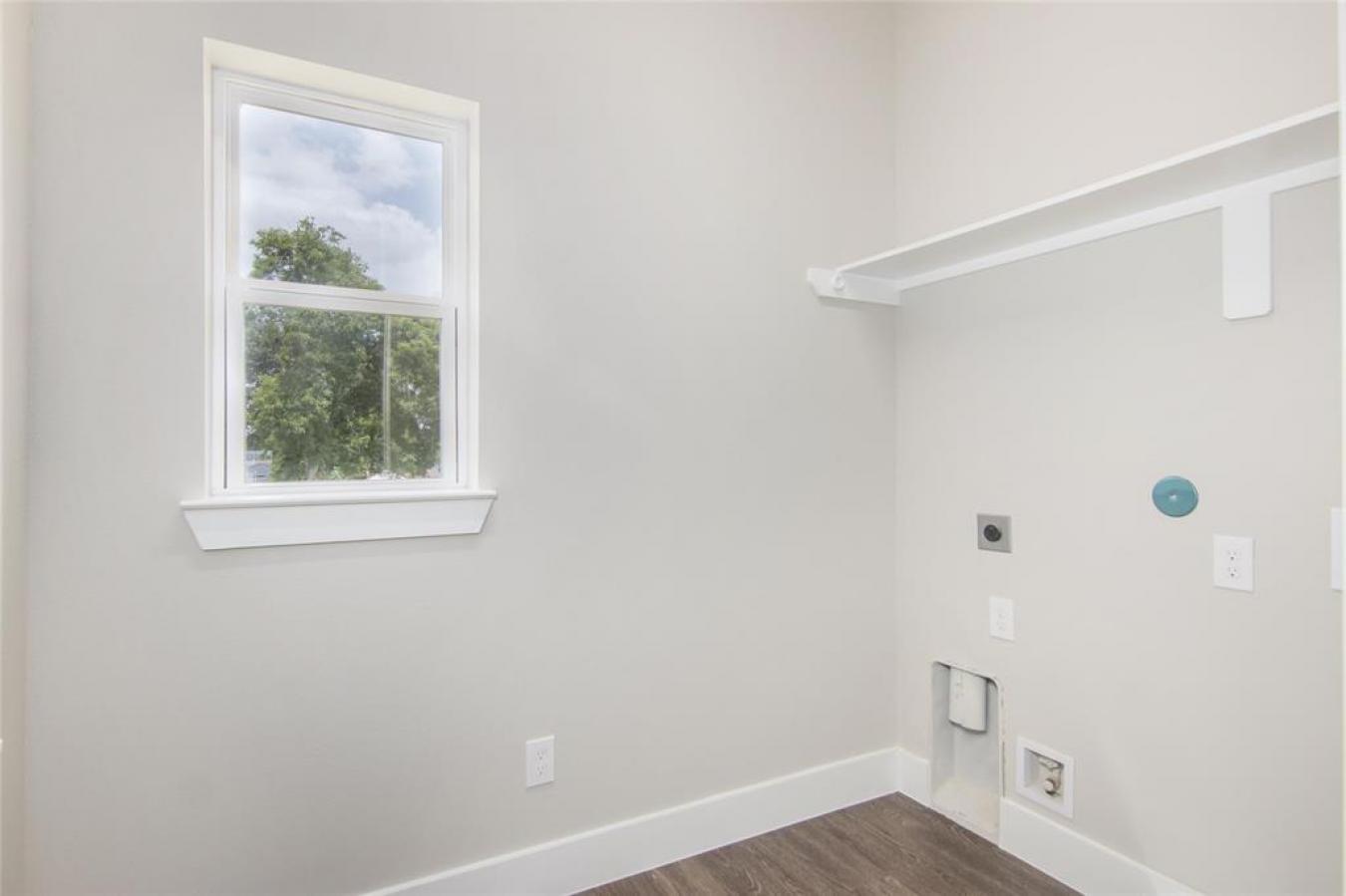 Introducing contemporary luxury living in a prestigious gated communit – image 16