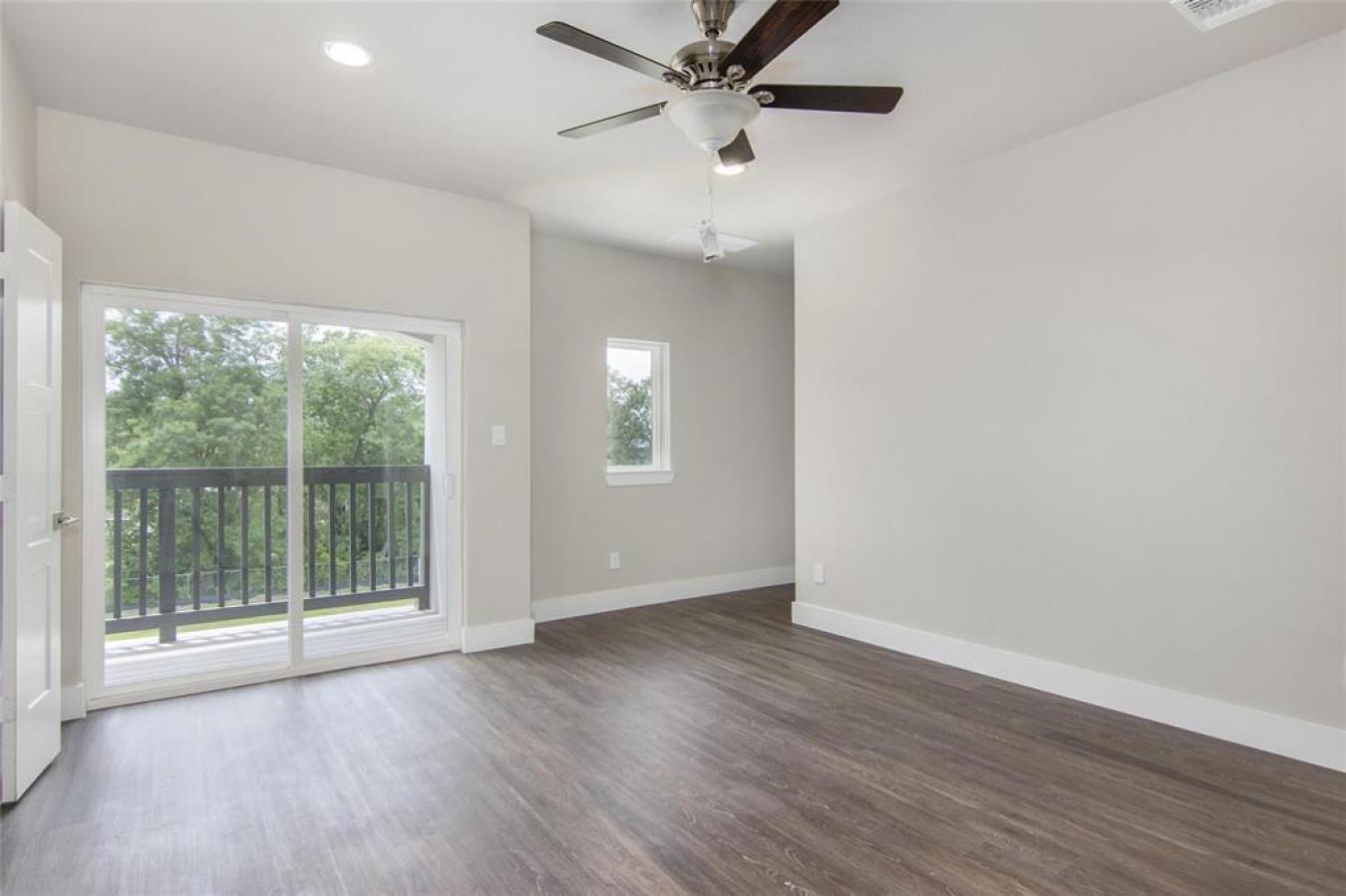 Introducing contemporary luxury living in a prestigious gated communit – image 19
