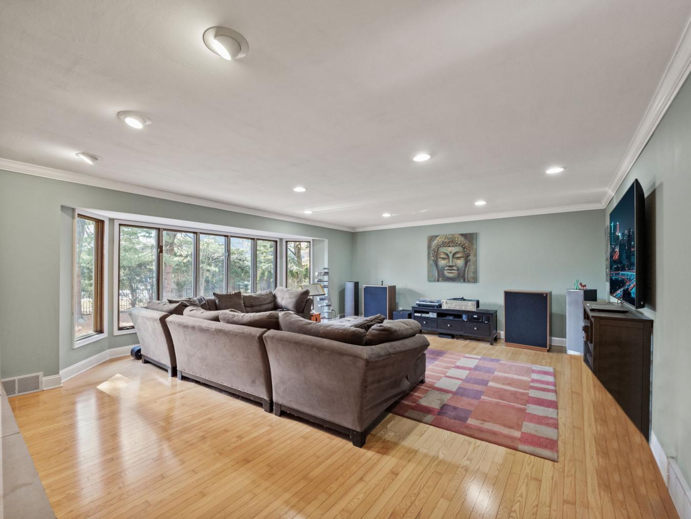 33 Fairford Road, Grosse Pointe Shores, Michigan, 48236, United States, 4 Bedrooms Bedrooms, ,2 BathroomsBathrooms,Residential,For Sale,33 Fairford Road,1466402