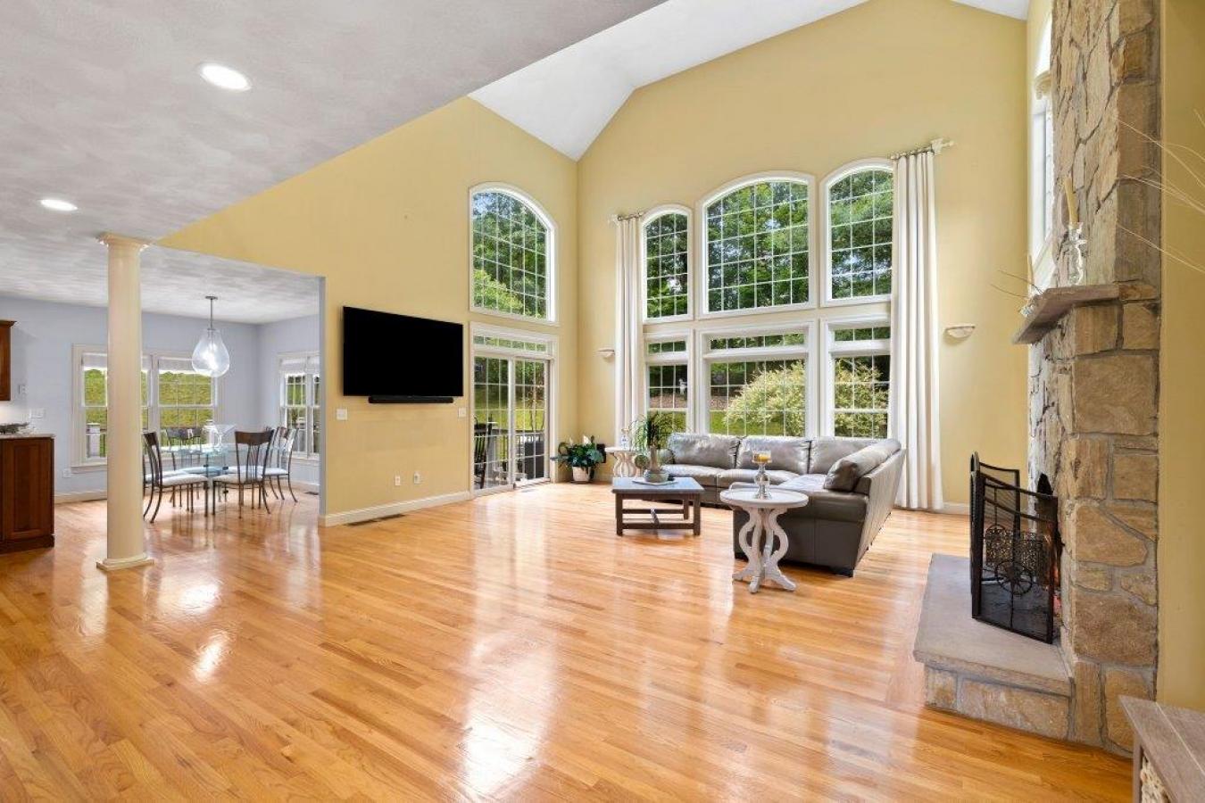 44 Mill Road, North Andover, MA, 01845, United States, 6 Bedrooms Bedrooms, ,3 BathroomsBathrooms,Residential,For Sale,44 Mill Road,1470913