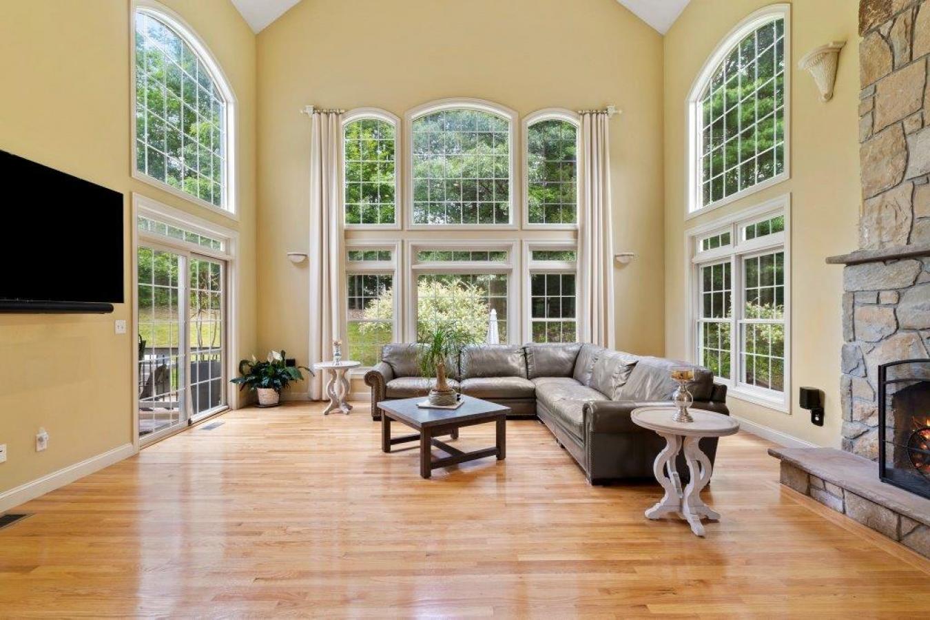 44 Mill Road, North Andover, MA, 01845, United States, 6 Bedrooms Bedrooms, ,3 BathroomsBathrooms,Residential,For Sale,44 Mill Road,1470913