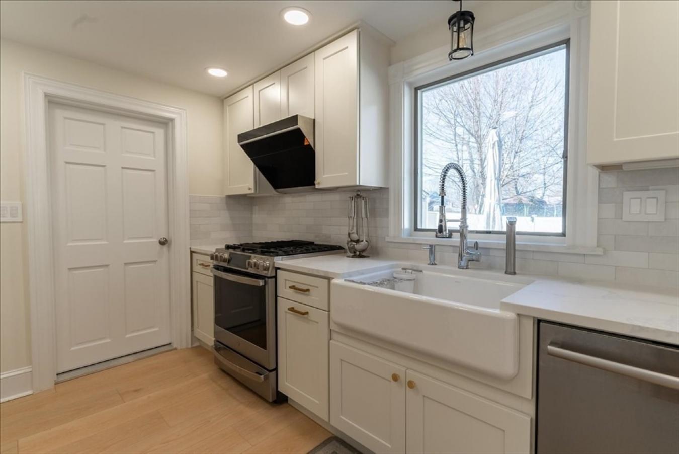 8 Irving Road, Natick, MA, 01760, United States, 4 Bedrooms Bedrooms, ,2 BathroomsBathrooms,Residential,For Sale,8 Irving Road,1470789