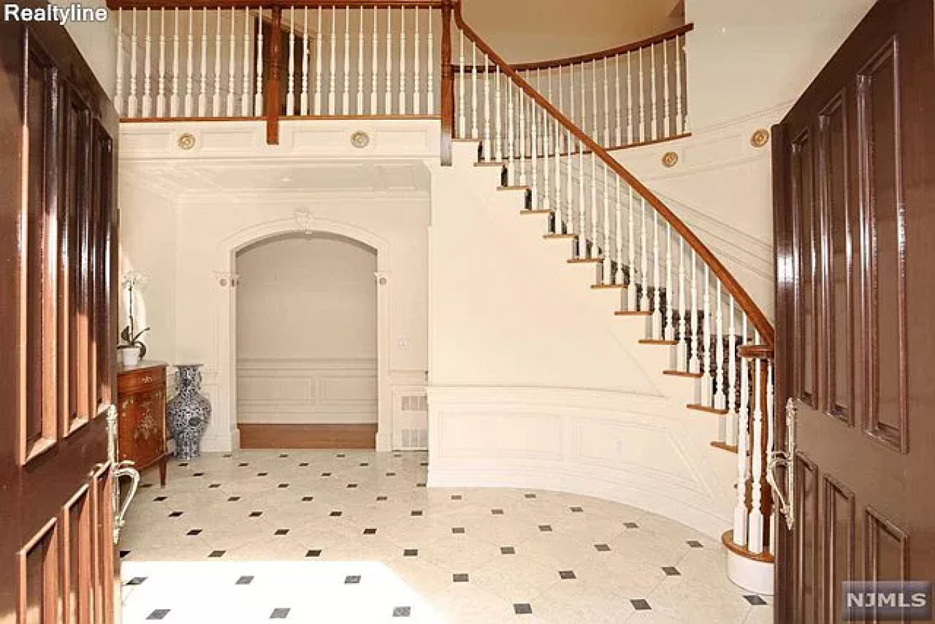 2 Halsey Lane, Closter, New Jersey, 07624, United States, 7 Bedrooms Bedrooms, ,4 BathroomsBathrooms,Residential,For Sale,2 Halsey Lane,794998