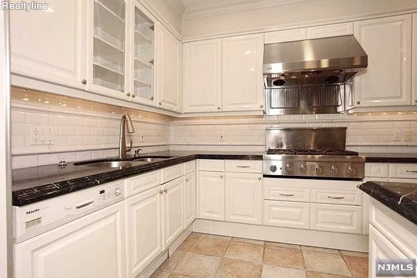 2 Halsey Lane, Closter, New Jersey, 07624, United States, 7 Bedrooms Bedrooms, ,4 BathroomsBathrooms,Residential,For Sale,2 Halsey Lane,794998