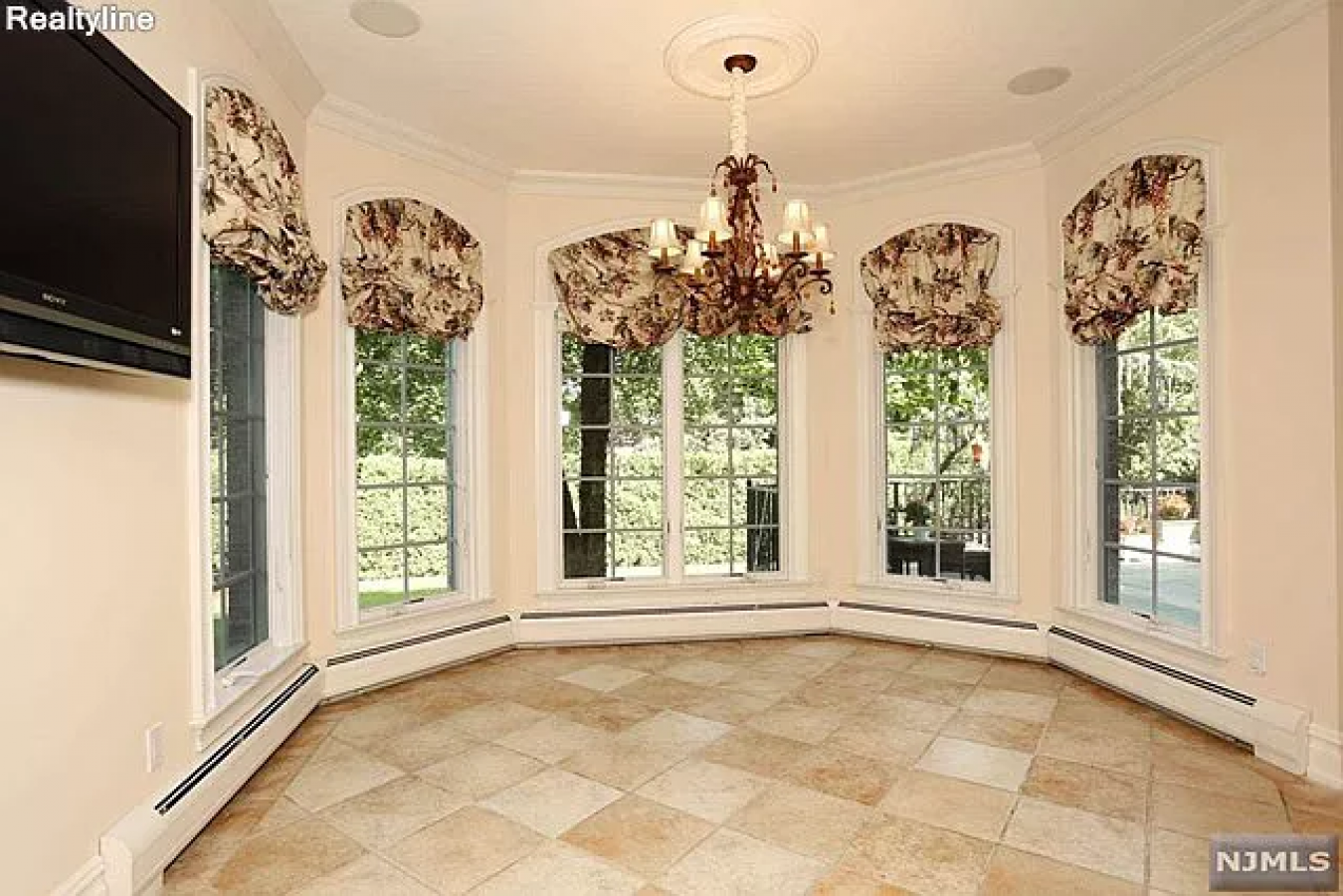 2 Halsey Lane, Closter, New Jersey, 07624, United States, 7 Bedrooms Bedrooms, ,4 BathroomsBathrooms,Residential,For Sale,2 Halsey Lane,794998