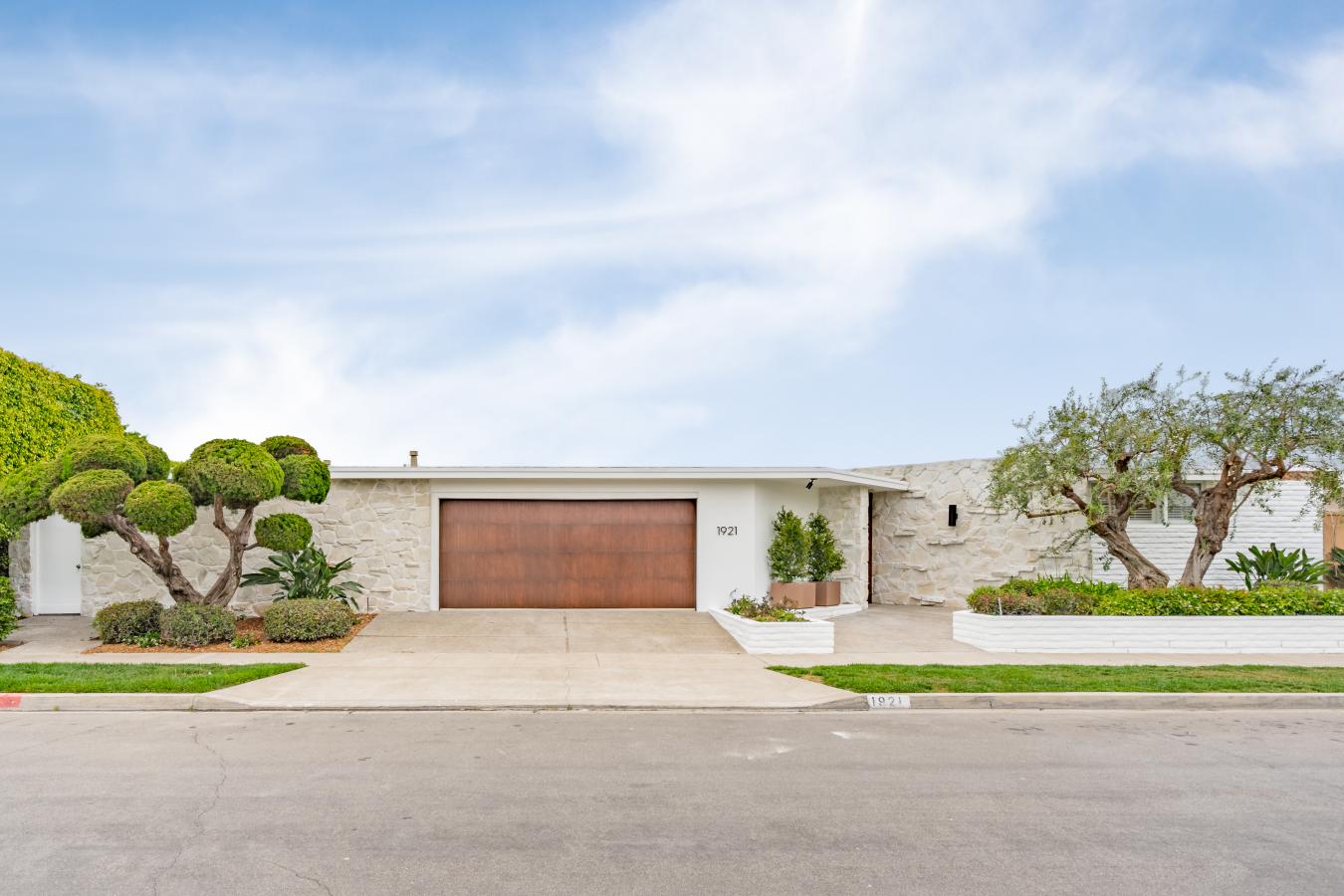 1921 Sabrina Terrace, Corona del Mar, CA, 92625, United States, 5 Bedrooms Bedrooms, ,4 BathroomsBathrooms,Residential,For Sale,1921 Sabrina Terrace,794968