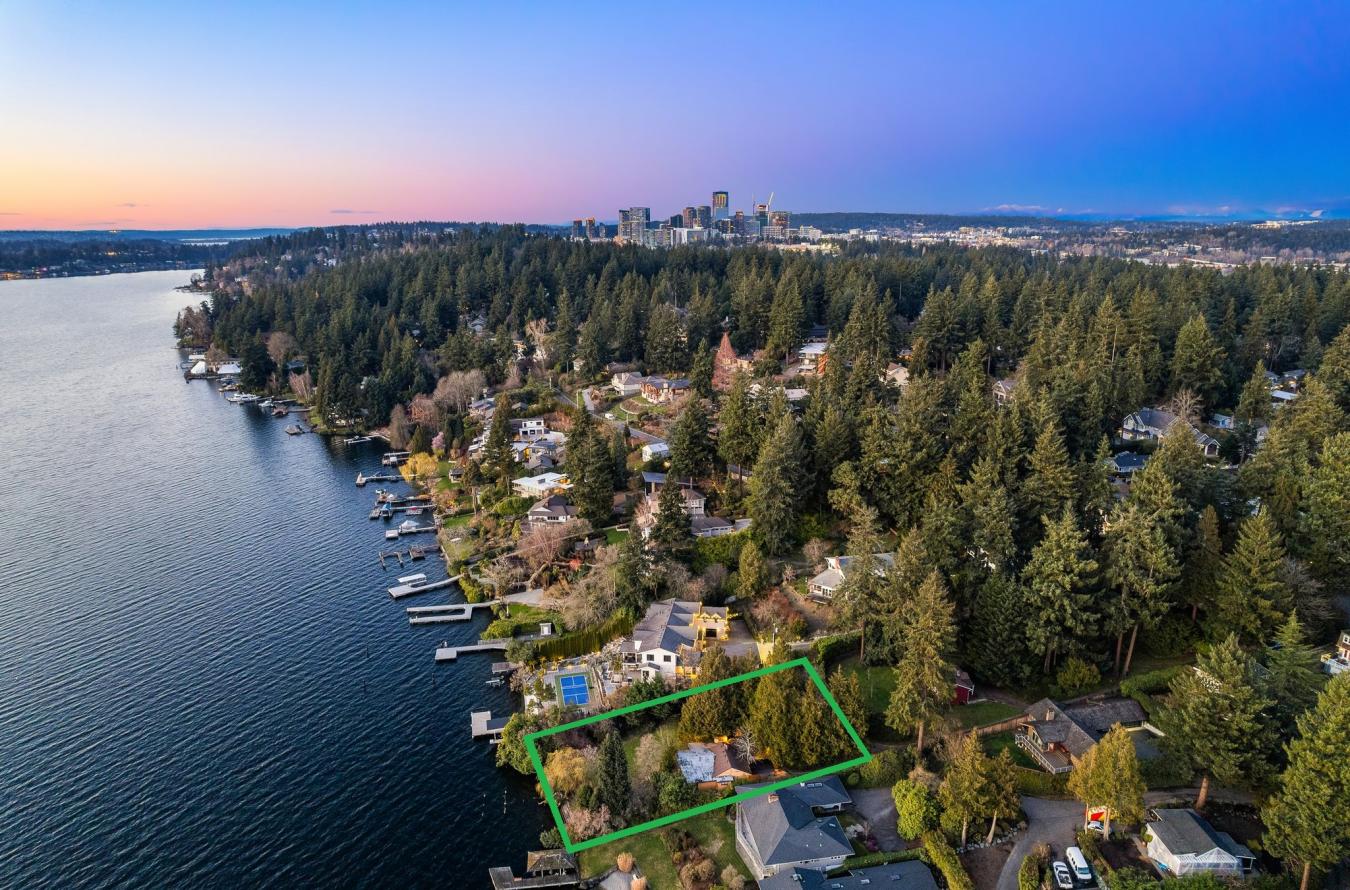 2521 103rd Ave SE, Bellevue, WA, 98004, United States, 2 Bedrooms Bedrooms, ,2 BathroomsBathrooms,Residential,For Sale,2521 103rd Ave SE,1477643