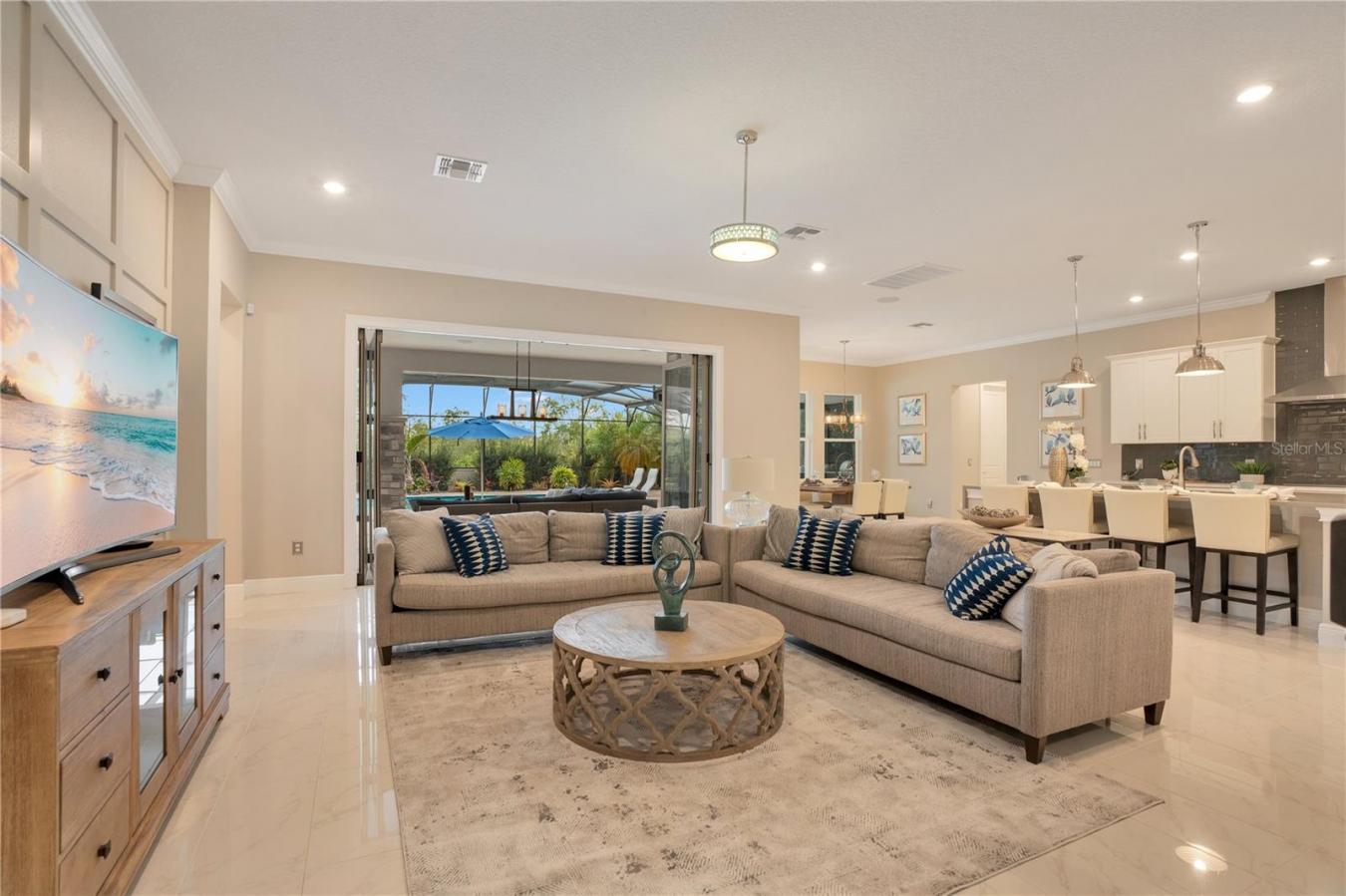 8162 LUDINGTON CIR, ORLANDO, FL, 32836, United States, 6 Bedrooms Bedrooms, ,6 BathroomsBathrooms,Residential,For Sale,8162 LUDINGTON CIR,1477634